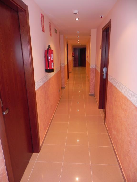 Hotel Restaurante Pizzeria Abc Ларача Экстерьер фото